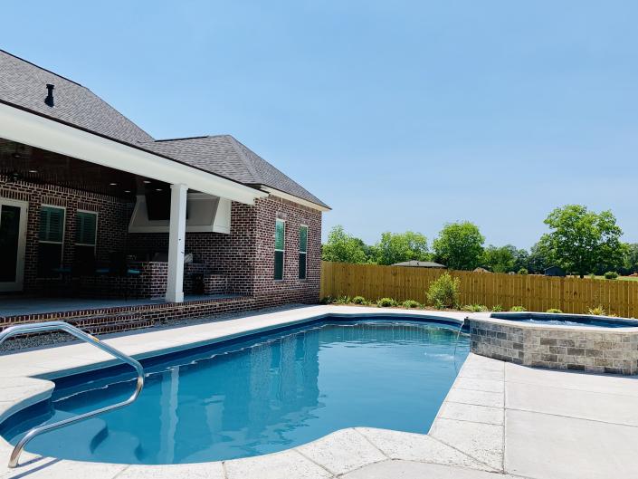 Fiberglass pool and Spa installation in Gulfport 